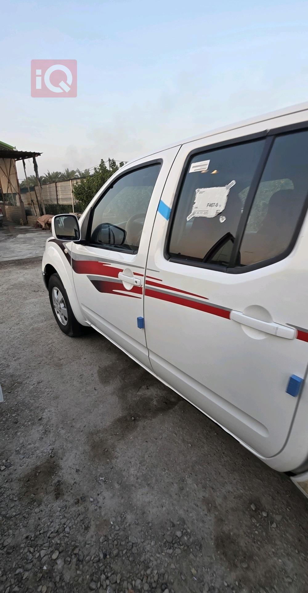 نیسان نەڤارا